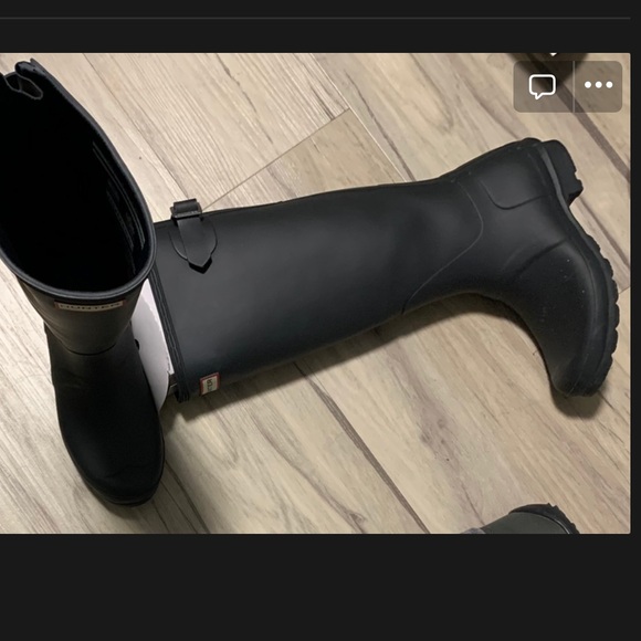 CLEARANCE| Hunter Back Adjustable Rain Boots in great condition - W6 - Picture 6 of 6